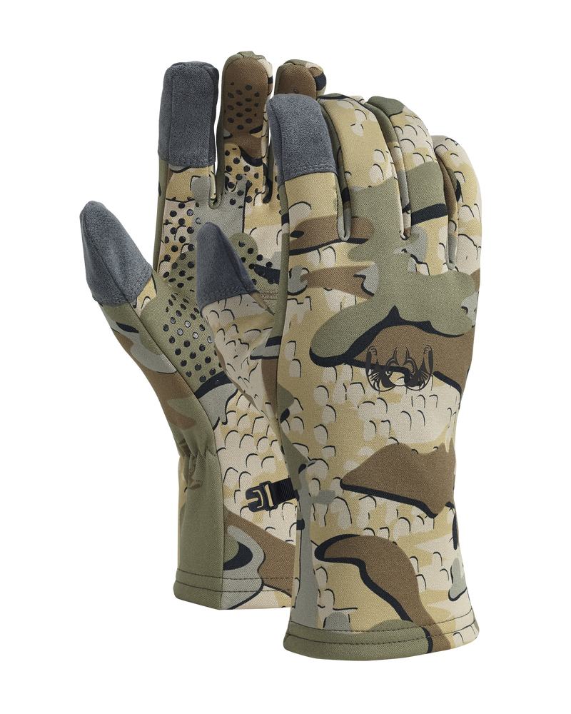 Front and Back of StrongFleece 290 Glove in Vias Camouflage