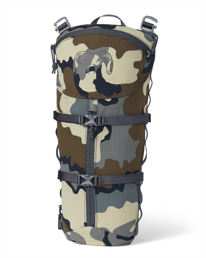 Front of PRO G3 Hydration Rig in Vias Camouflage
