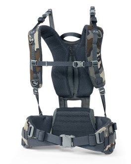 Frontal view of  PRO suspension in Vias camouflage on carbon fiber frame with waist belt buckled and no hip belt pouches